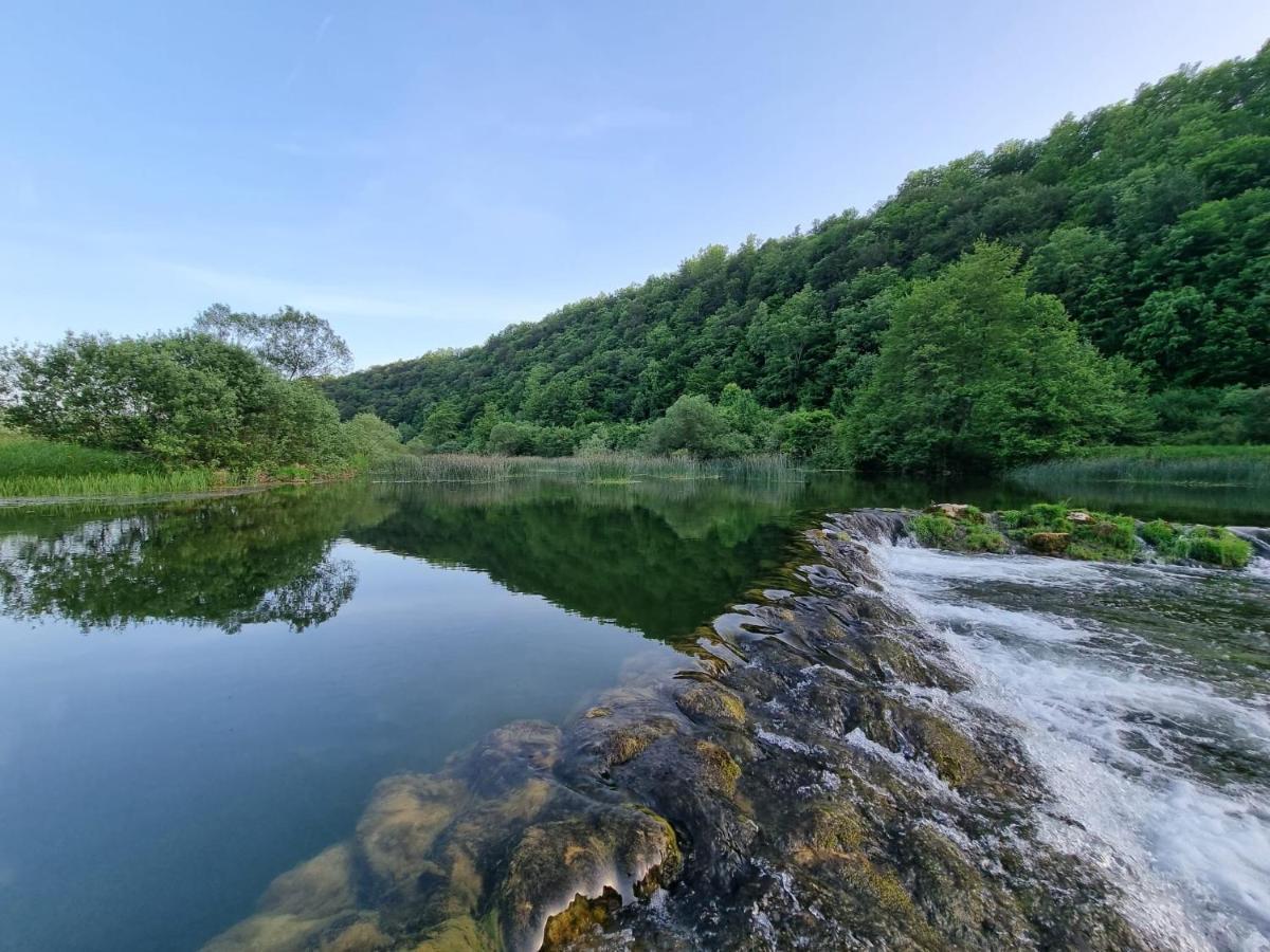 Ruralna Kuca Za Odmor Kablarovo Brdo Casa de hóspedes Krnjak Exterior foto